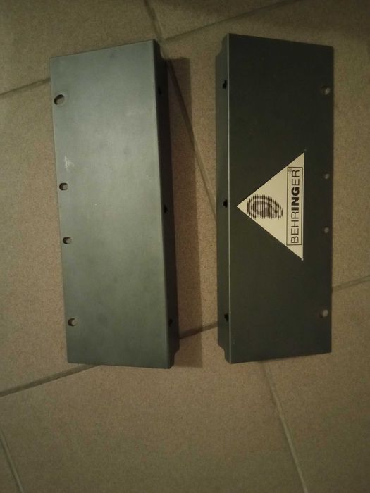 Uchwyty do miksera do mocowania w racku Behringer 1204