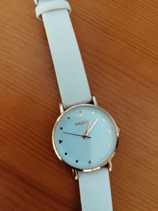 Zegarek delikatny biały