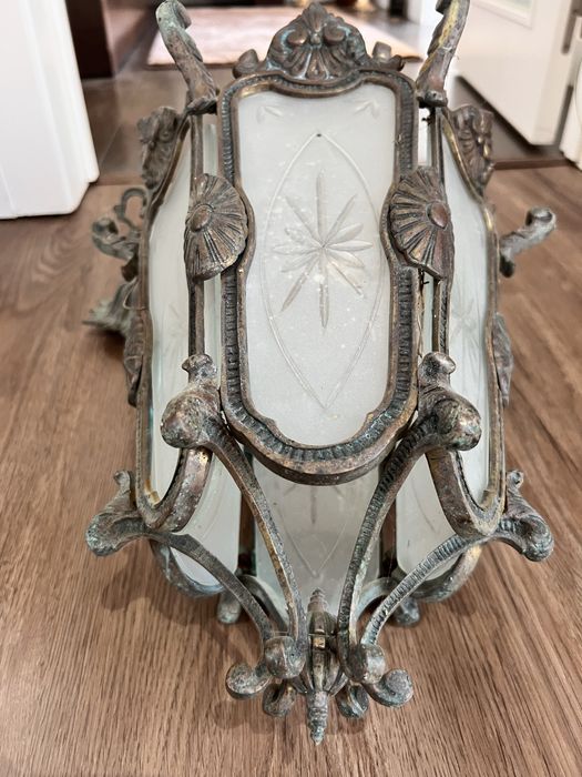 Candelabro de latão rococó.Anos 40 vintage