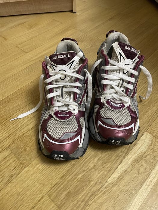 Balenciaga Runner 42