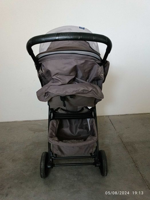 Conjunto Chicco Carrinho de Bebé + Cadeira Auto "ovo" + Base Isofix