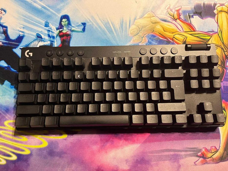 Teclado Mecânico Logitech PRO X TKL (Pouco Uso)