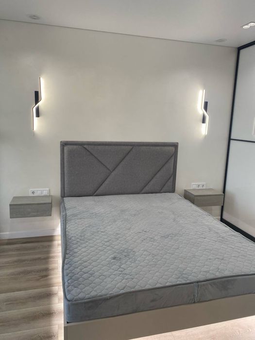 Спинка для ліжка тепла спинка.