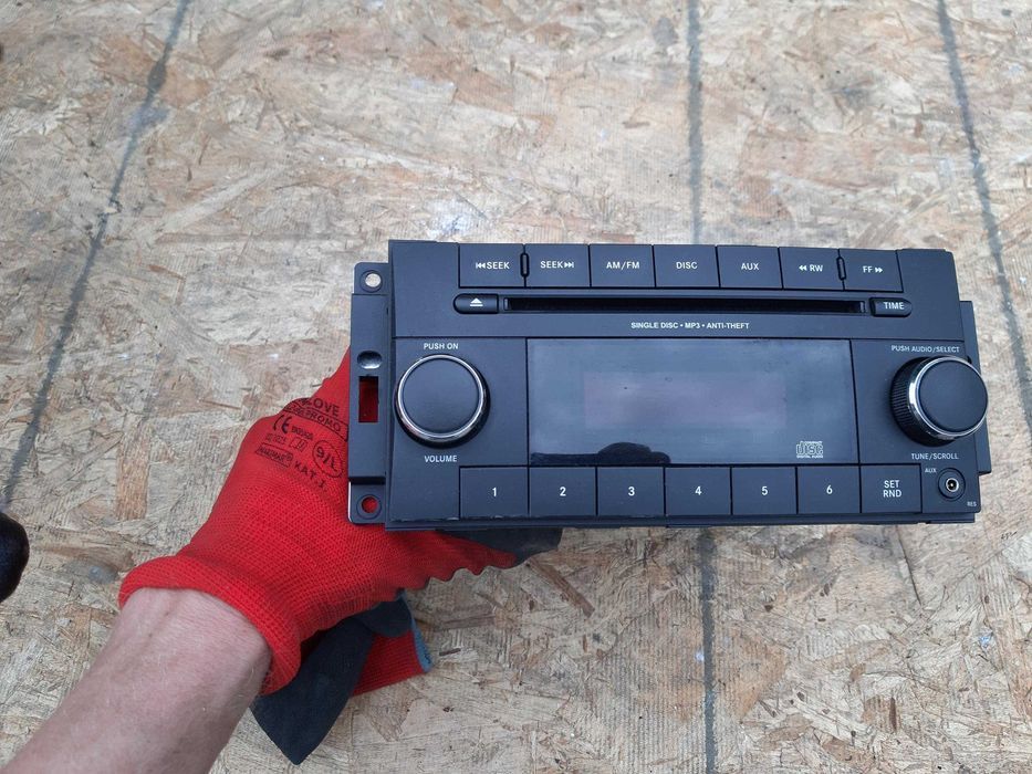 Radio Chrysler Voyager Dodge Caravan 11-19r RT