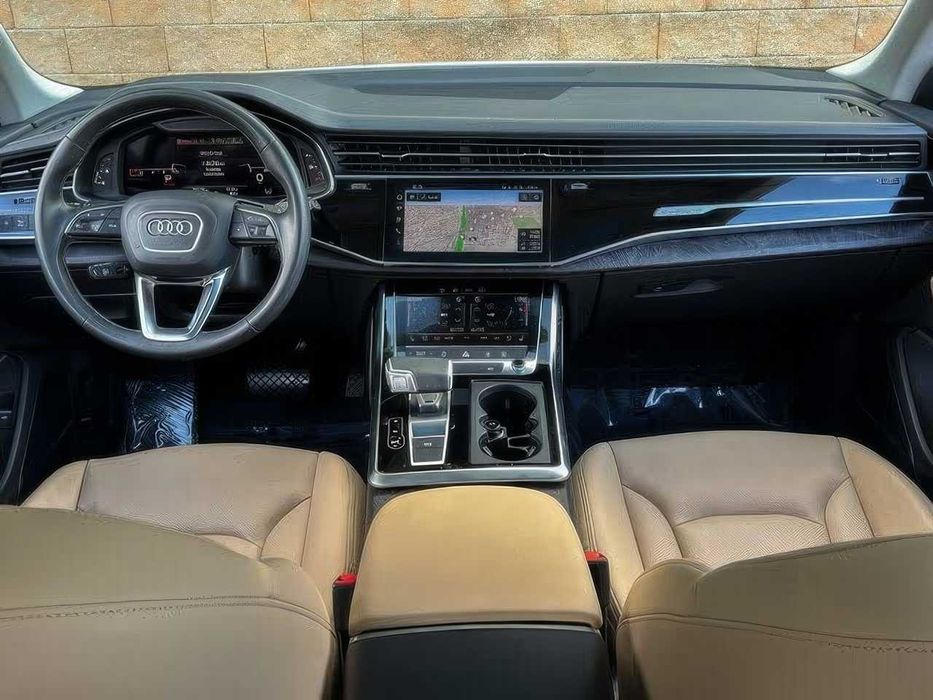 Audi Q8 quattro Premium Plus      2025
