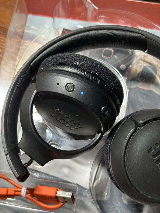 JBL Tune 560 bt в дуже посередньому стані