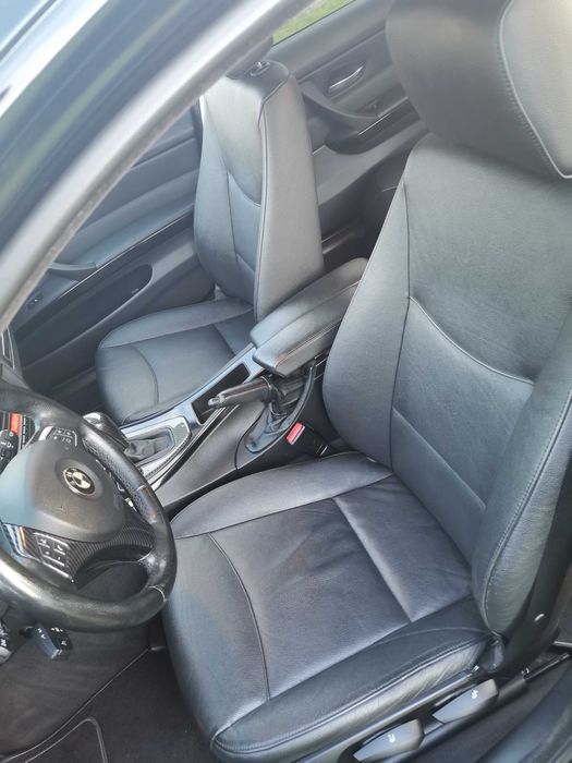 BMW  E90  330i