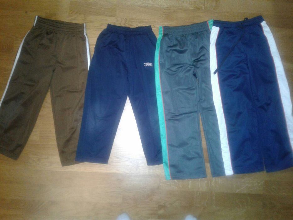 Брюки, штаны спортивные.