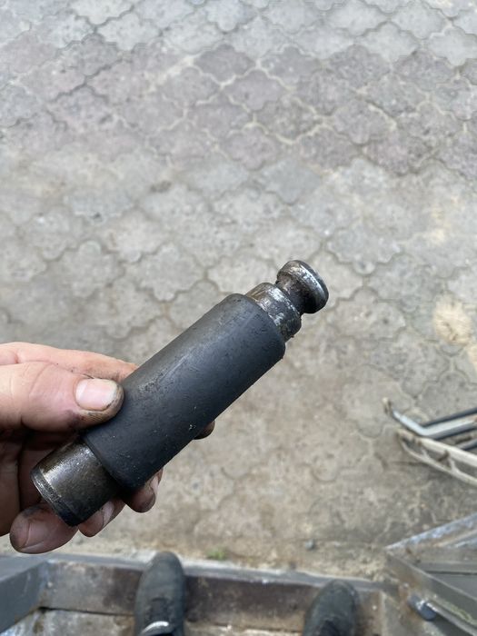 Палець передньої ресори камаз євро