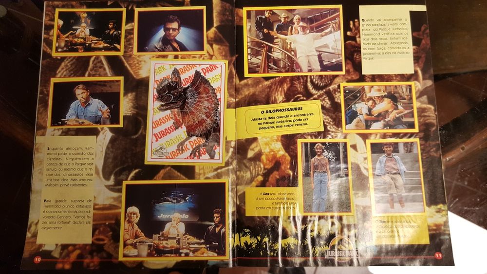 Caderneta Jurassic Park Completa