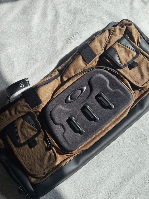 Oakley Urban ruck 70l - ogromna torba technicxna do podrozy