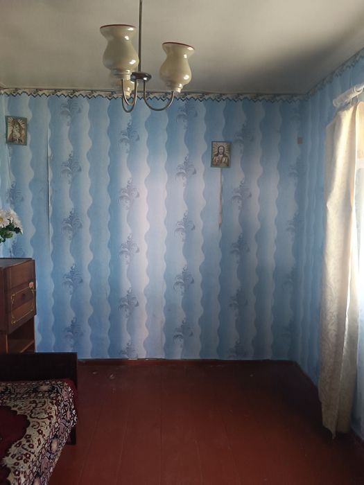 Пів будинку під ремонт в зручному місці