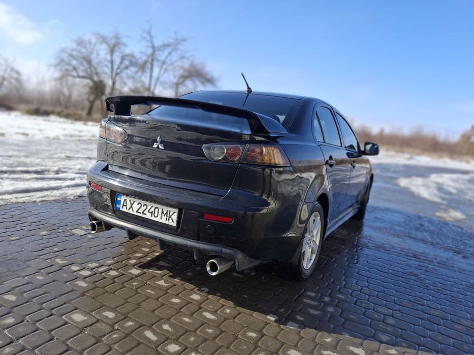 Лансер 10 2 літра бенз механіка