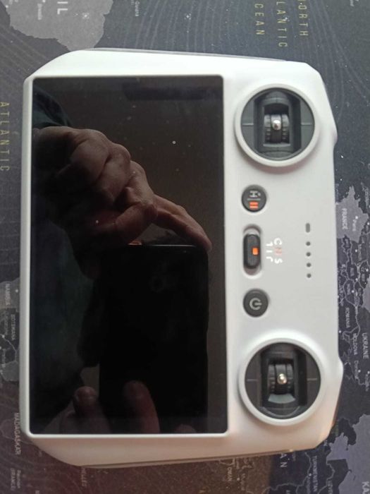 DJI RC Comando com Ecrã – Compatível Mini 3 Pro / Air 2S / Mavic 3