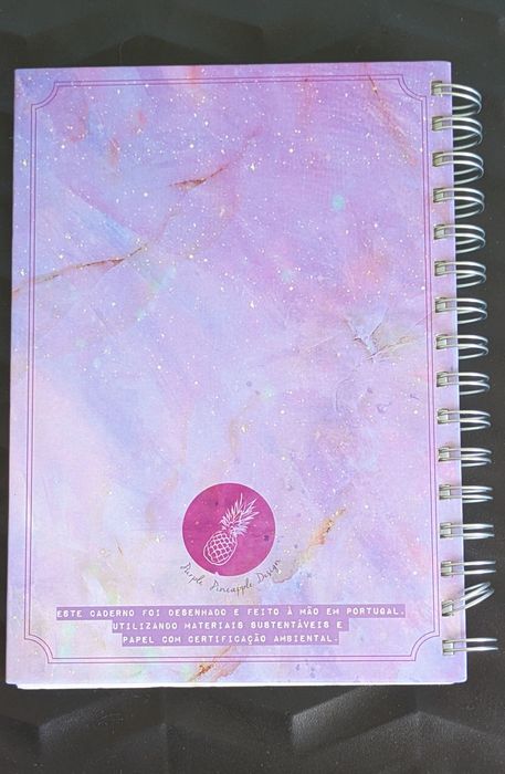 Caderno com design girlie