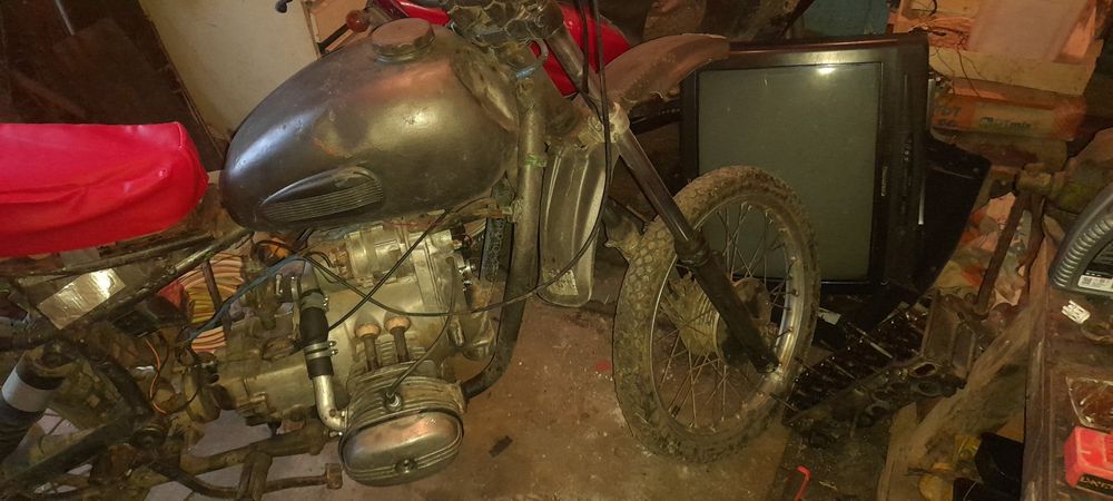 Продам Урал крос