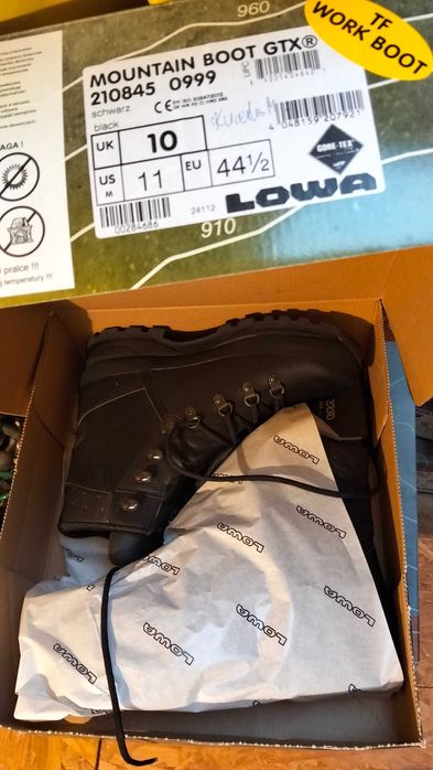 Lowa mountain boot GTX 44.5