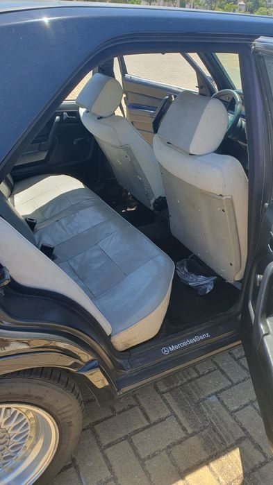 Bom dia vendo 190D 2.0 o carro e de 93