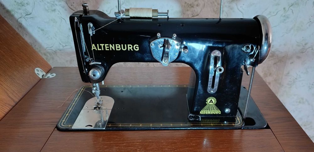 Продаю швейную машинку ALTENBURG