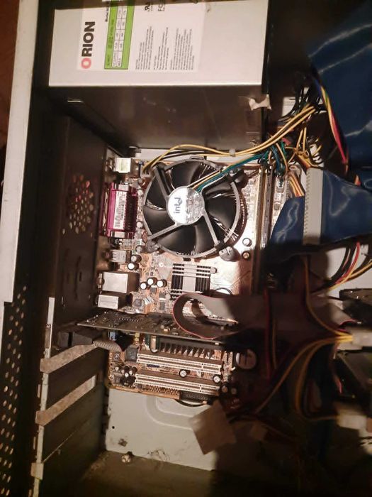 komputer 2 stary  monitor