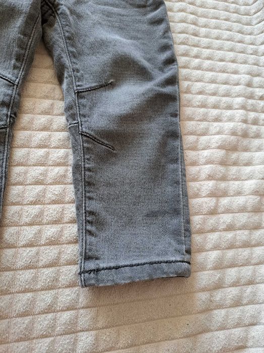 Jeansy ze ściągaczami dla chłopca rozmiar 86/92