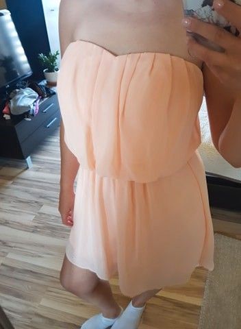 Sukienka brzoskwiniowa