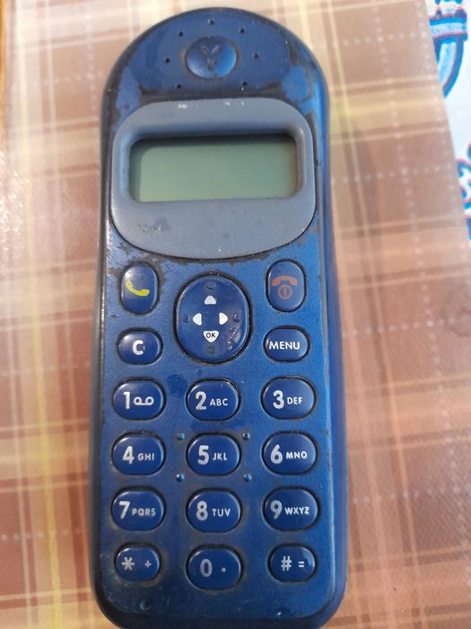 Мобільний телефон philips б.у