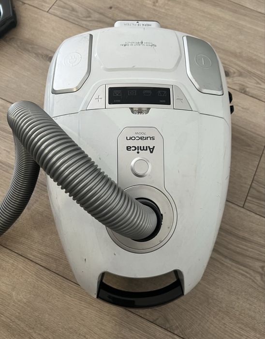 Odkurzacz AMICA suracon 700 W
