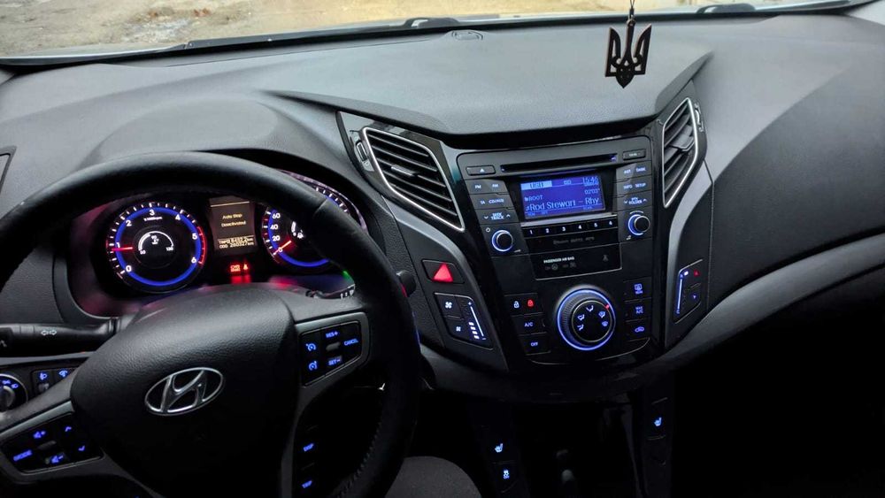 Продам симейний автомобыль