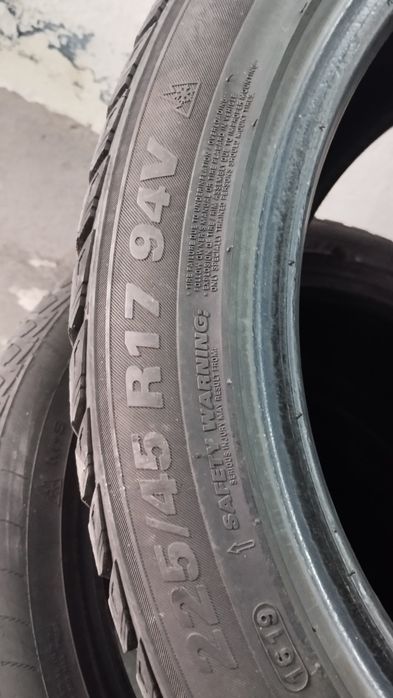 Pneus 225/45R17     usados