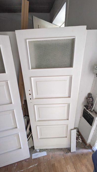 Portas brancas antigas
