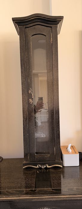 Vitrine em madeira
