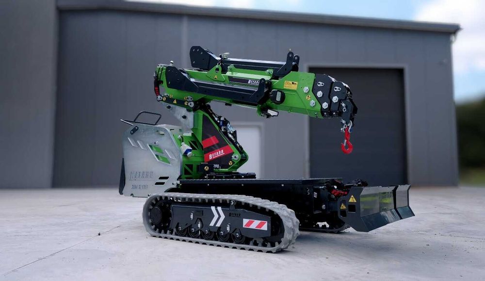 Mini żuraw PICK&CARRY BEFARD XM1200 udźwig 1500kg, zasięg ponad 10m.