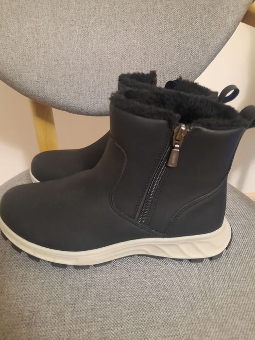 Продам женские зимние сапоги