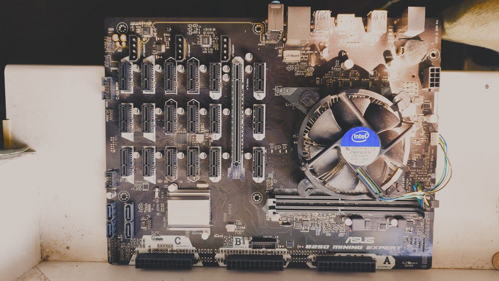 asus b250 mining expert - купити комплектуючі для ПК - Ціна на OLX.ua