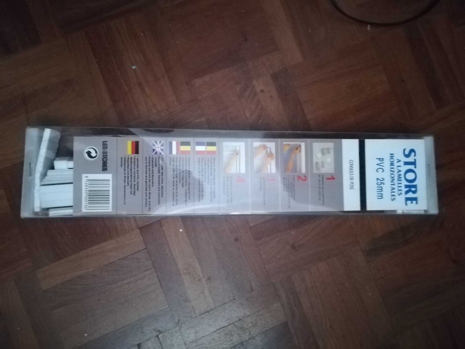 Estores laminados em PVC || 2 torneiras de lavatório novas - vintage