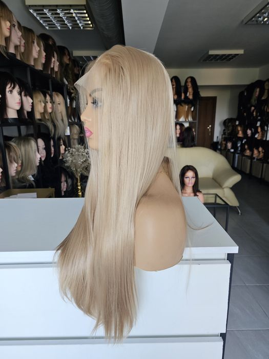 Długa peruka słowiański blond 70 cm Jagna zmiana przedziałka lacefront
