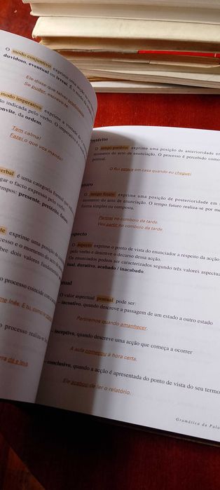 Da Palavra ao Texto - Gramática da Língua Portuguesa