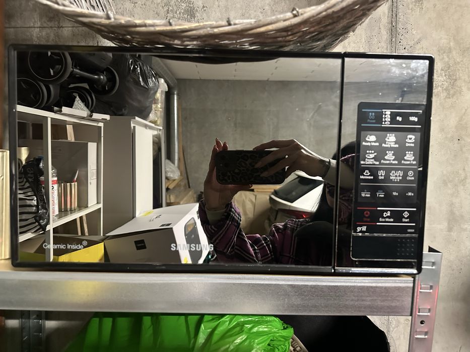 Mikrofalowka  SAMSUNG z grillem jak nowa