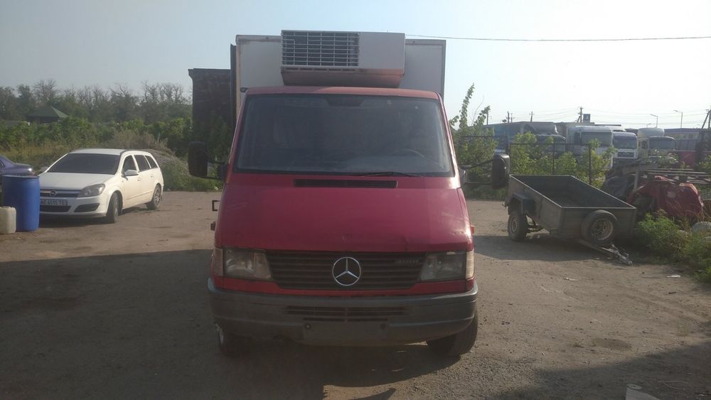 Продам Mercedes sprinter з холодильником