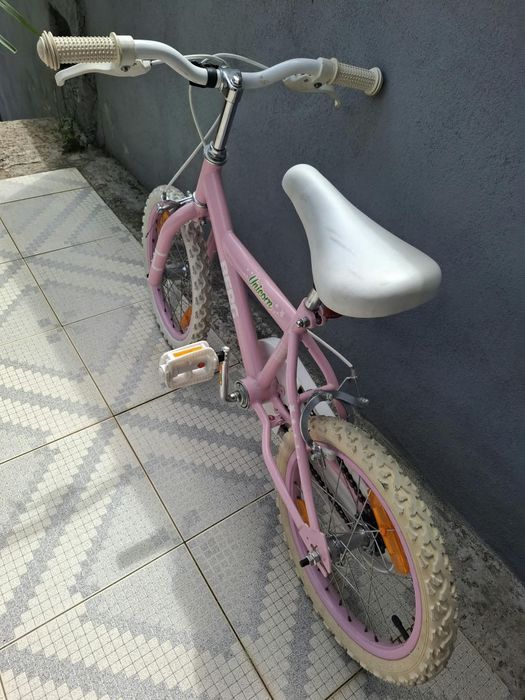 Bicicleta de 5 a 7 anos semi nova