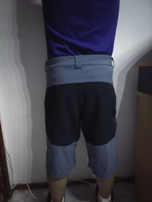 Calções Azuis e Negros Tamanho L 46-48