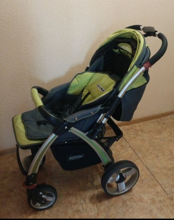 Коляска прогулочная