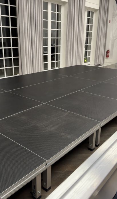 Wynajem podestów scenicznych AluStage FV VAT 23%