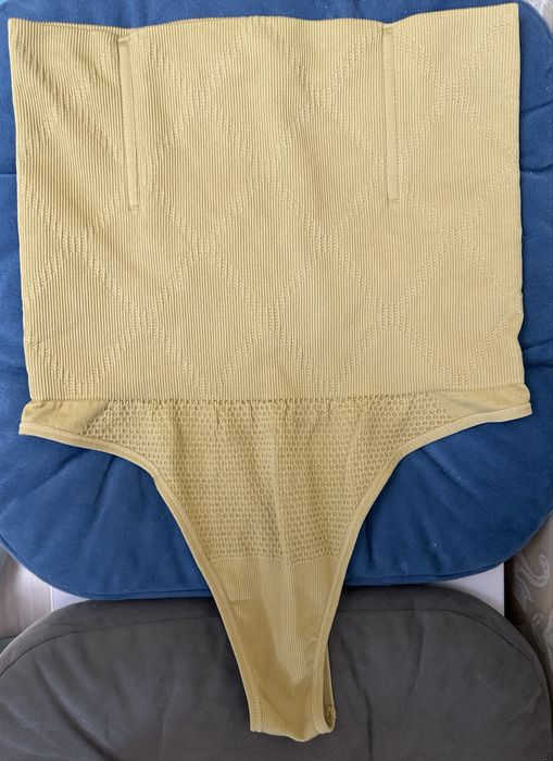 Жіноча утягуюча білизна