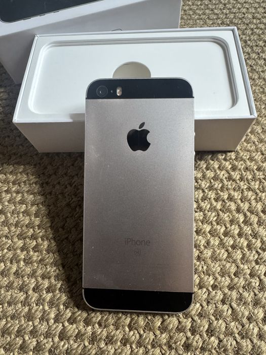 Iphone SE usado em bom estado, com caixa.