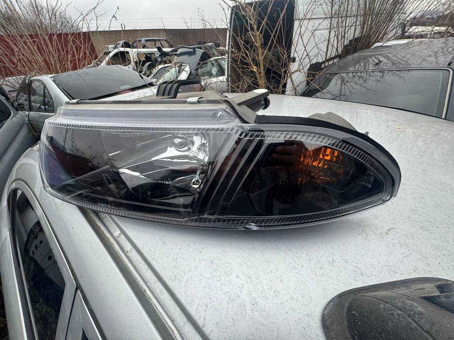 Передні Фари до Mitsubishi Carisma 1999-2003 (ціна за шт.)