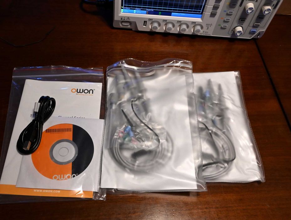 Oscyloskop cyfrowy OWON SDS1104 4-kanałowy