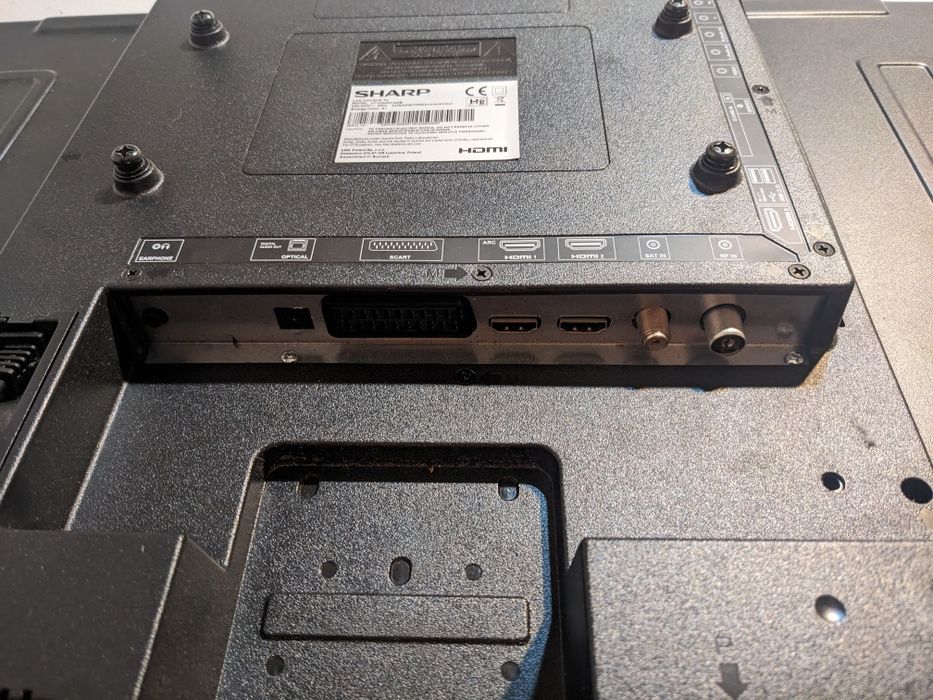 Telewizor Sharp 32 cale, DVB-T2 HEVC, Defekt + pilot