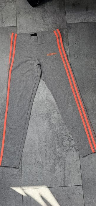 Leginsy Adidas 140cm szaro-pomaranczowe